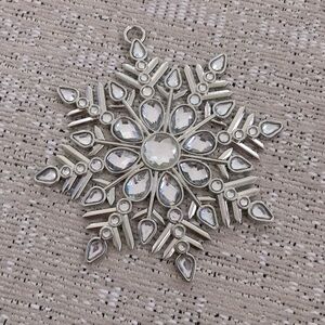 Avon 2009 Collectible Christmas Ornament - Snowflake Holiday Decoration